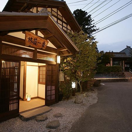 Hôtel Oyo Hatago Ichiban à Chichibu Extérieur photo