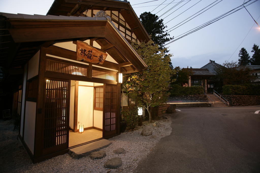 Hôtel Oyo Hatago Ichiban à Chichibu Extérieur photo